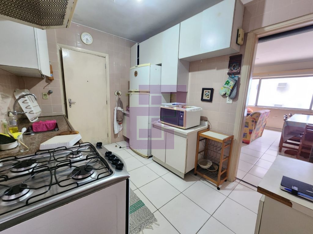 Apartamento de 3 dormitórios na Asturias, Guarujá - Oportunidade única!