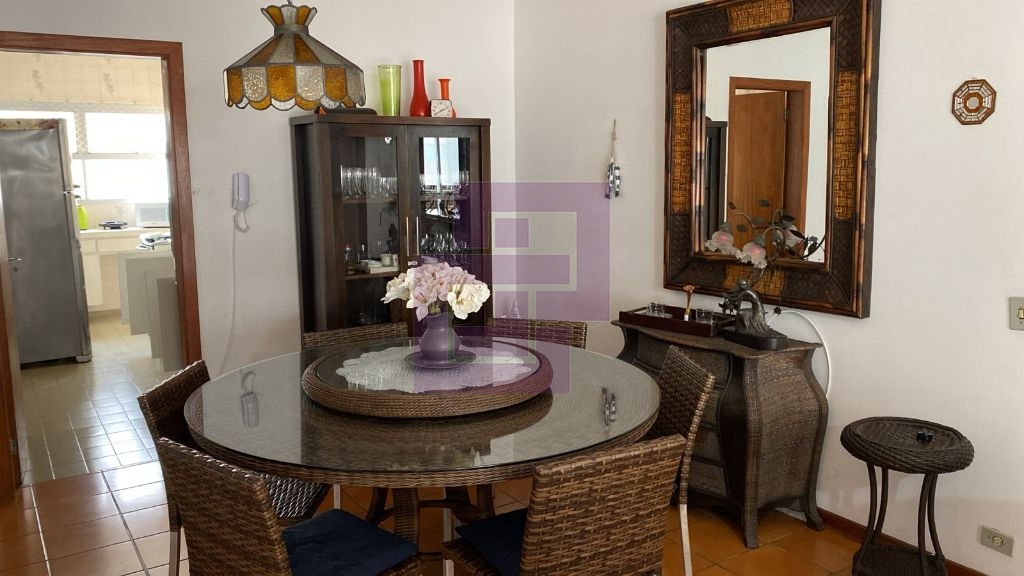 Aluguel de Apartamento Padrão com 3 Dormitórios em Pitangueiras, Guarujá