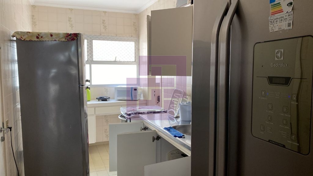 Aluguel de Apartamento Padrão com 3 Dormitórios em Pitangueiras, Guarujá
