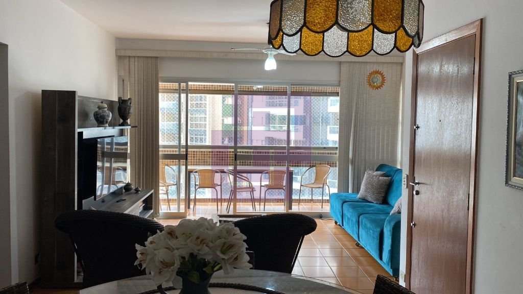 Aluguel de Apartamento Padrão com 3 Dormitórios em Pitangueiras, Guarujá