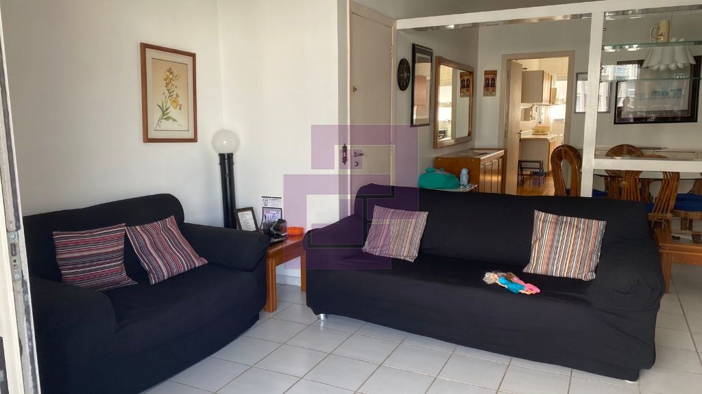 Locação de Apartamentos / Padrão na cidade de Guarujá