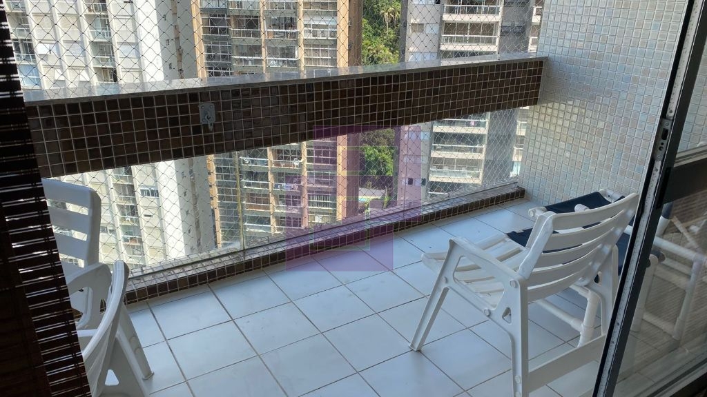 Locação de Apartamentos / Padrão na cidade de Guarujá