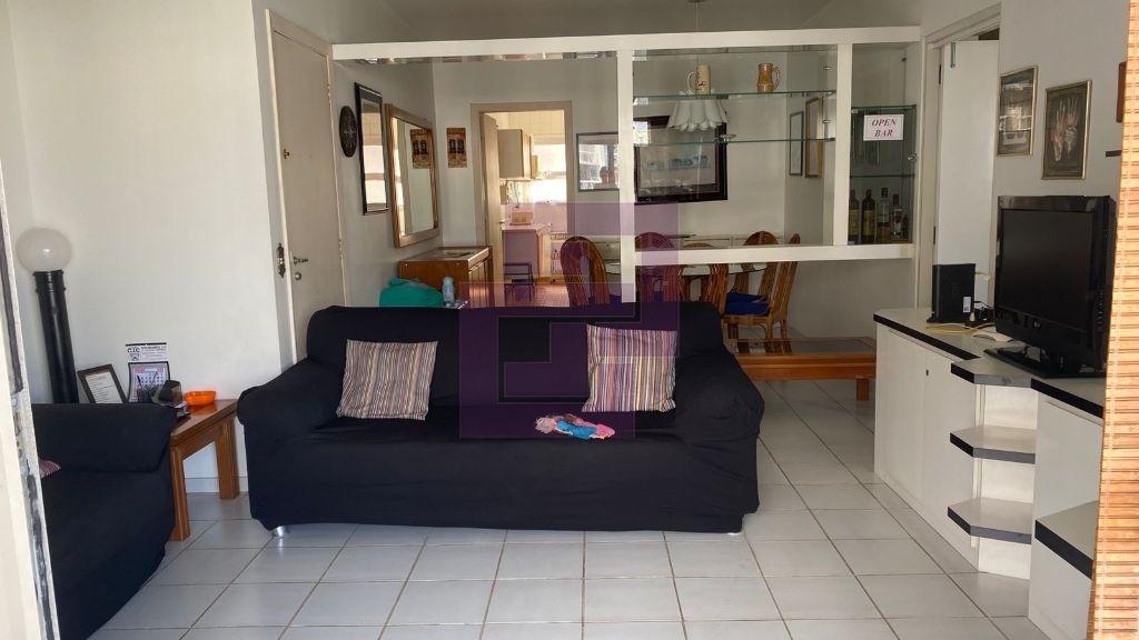 Locação de Apartamentos / Padrão na cidade de Guarujá
