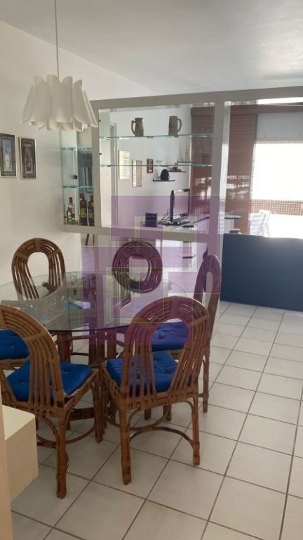 Locação de Apartamentos / Padrão na cidade de Guarujá