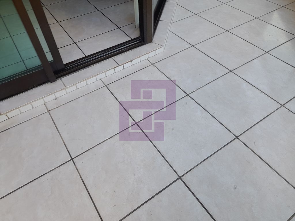 Apartamento Padrão de 02 dormitórios para venda na Praia da Enseada - Guarujá - SP