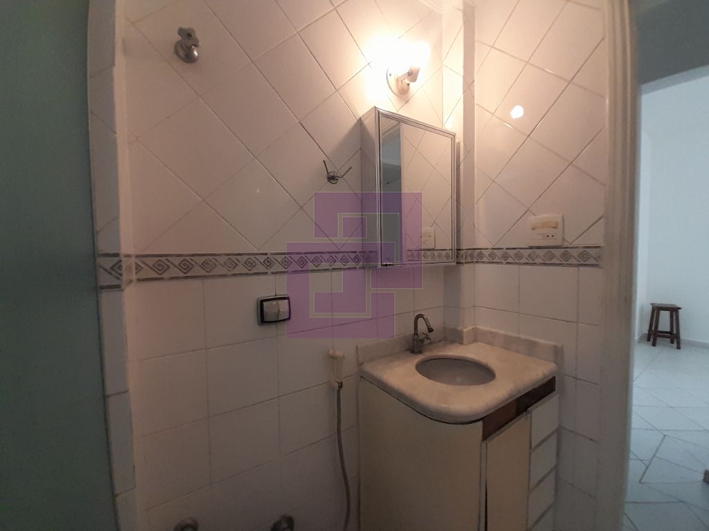 Apartamento padrão de 01 dormitório para locação anual nas p