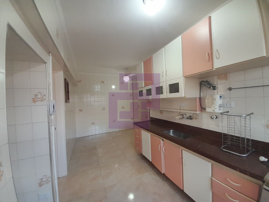 Apartamento Padrão de 03 dormitórios para locação anual nas Pitangueiras.