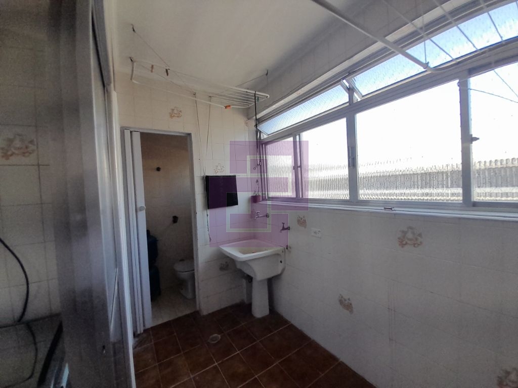 Apartamento Padrão de 03 dormitórios para locação anual nas Pitangueiras.
