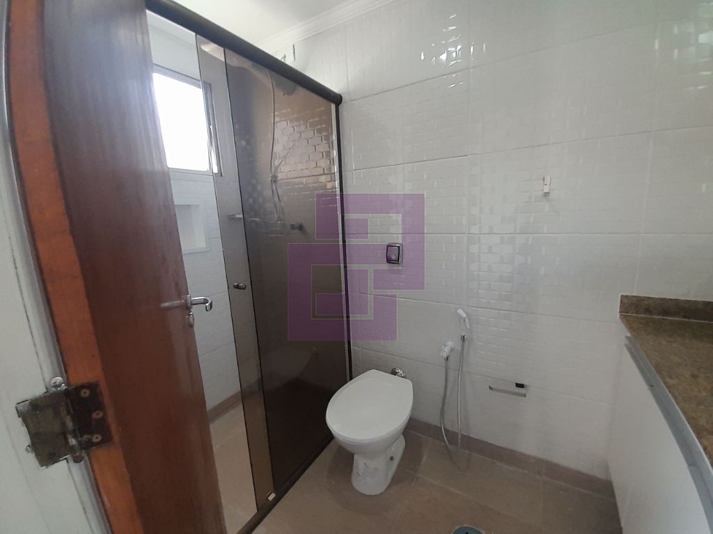 Apartamento Padrão de 03 dormitórios para locação anual nas Pitangueiras.
