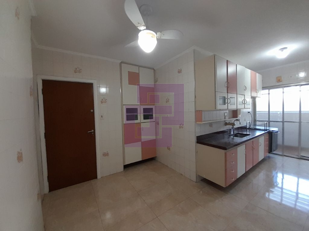 Apartamento Padrão de 03 dormitórios para locação anual nas Pitangueiras.