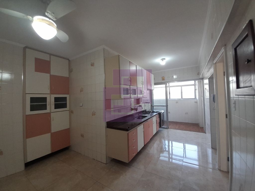 Apartamento Padrão de 03 dormitórios para locação anual nas Pitangueiras.