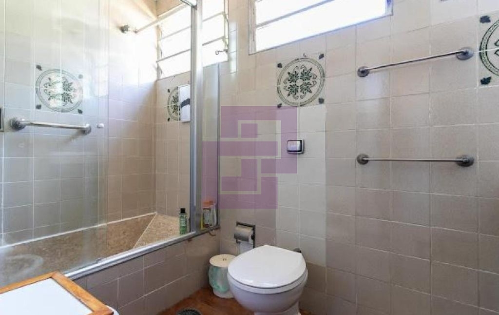 Casa Charmosa a venda em rua fechada com vista para o Joquei