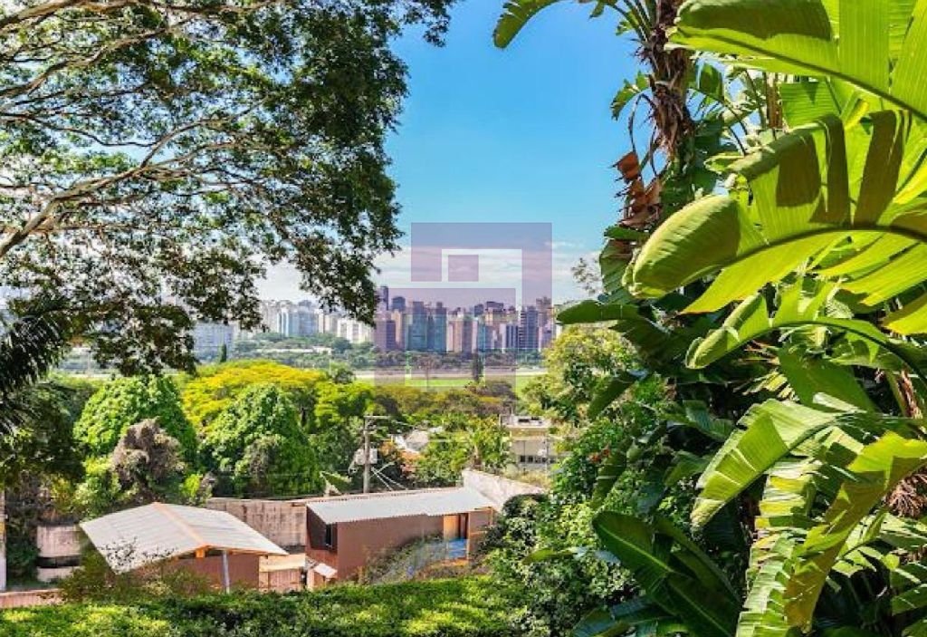 Casa Charmosa a venda em rua fechada com vista para o Joquei