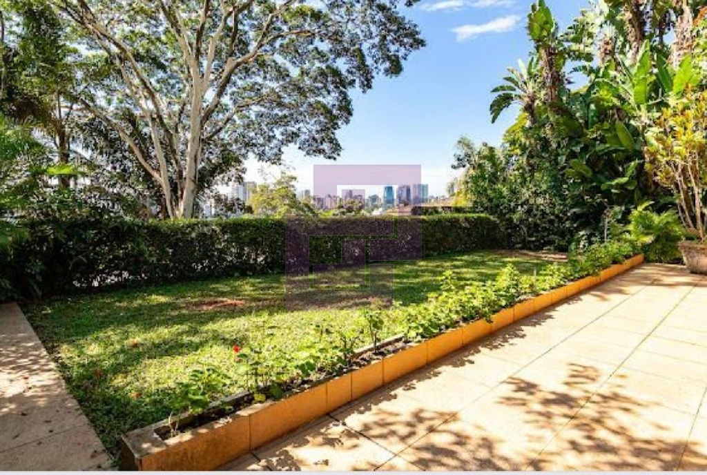 Casa Charmosa a venda em rua fechada com vista para o Joquei