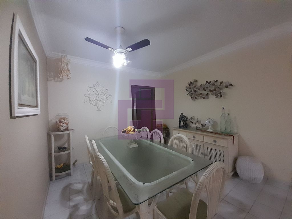 Apartamento Padrão de 03 dormitórios para venda nas Pitangueiras Guarujá SP