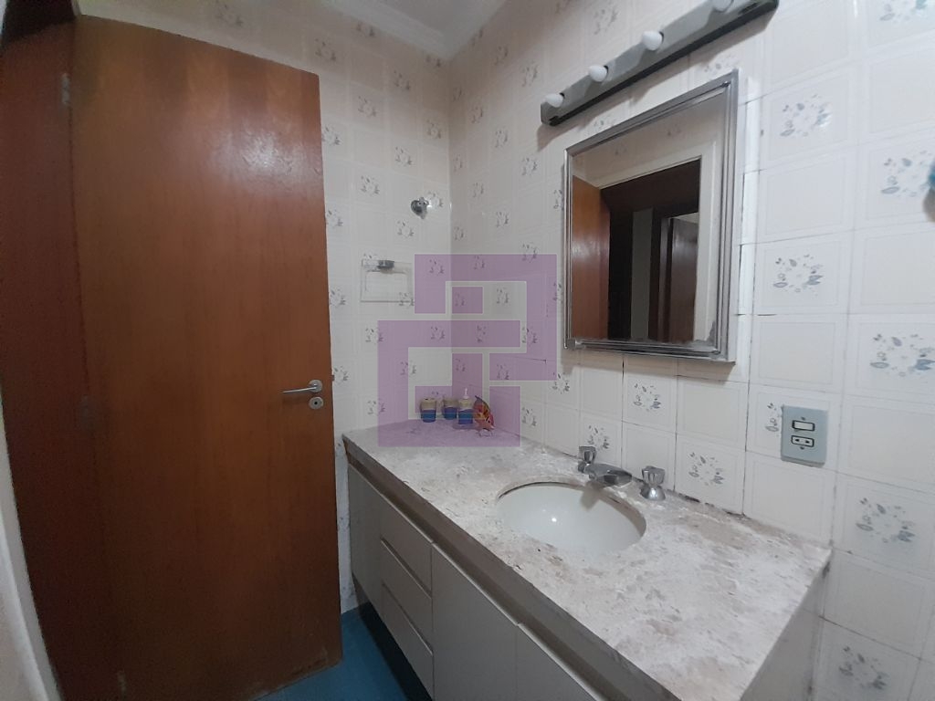 Apartamento Padrão de 03 dormitórios para venda nas Pitangueiras Guarujá SP