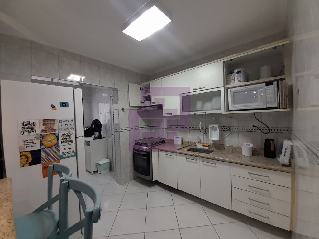 Venda de Apartamentos / Padrão na cidade de Guarujá
