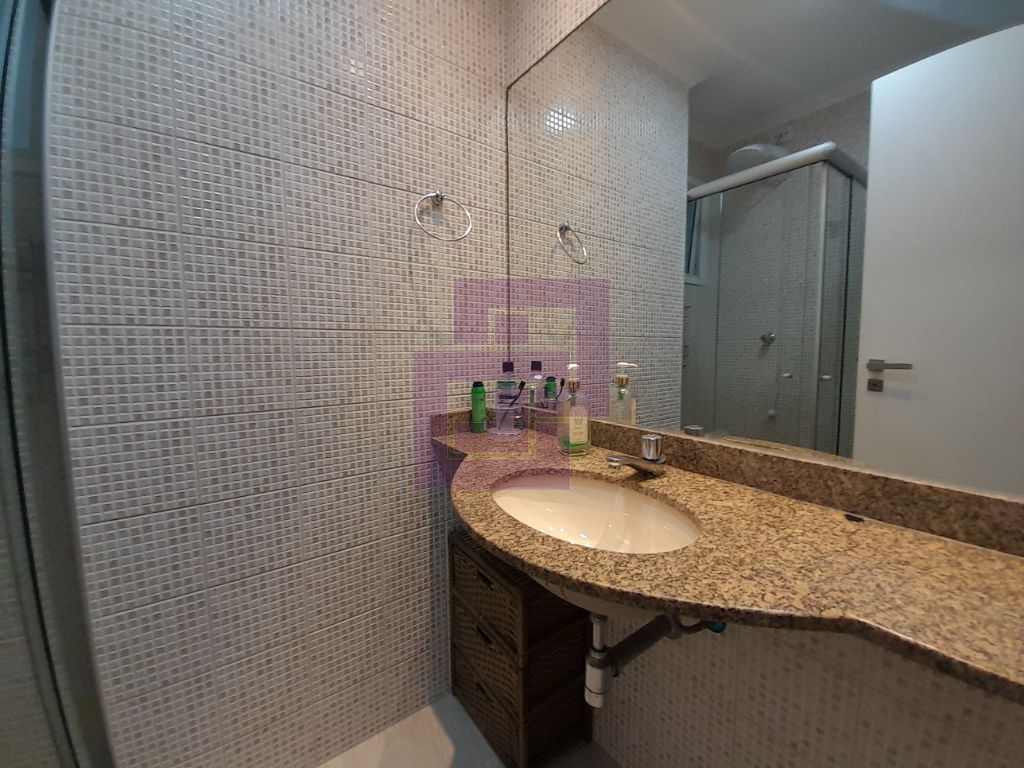 Venda de Apartamentos / Padrão na cidade de Guarujá