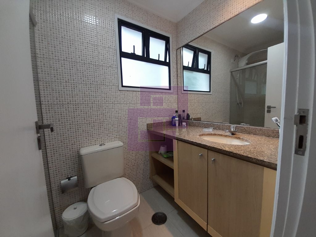 Venda de Apartamentos / Padrão na cidade de Guarujá