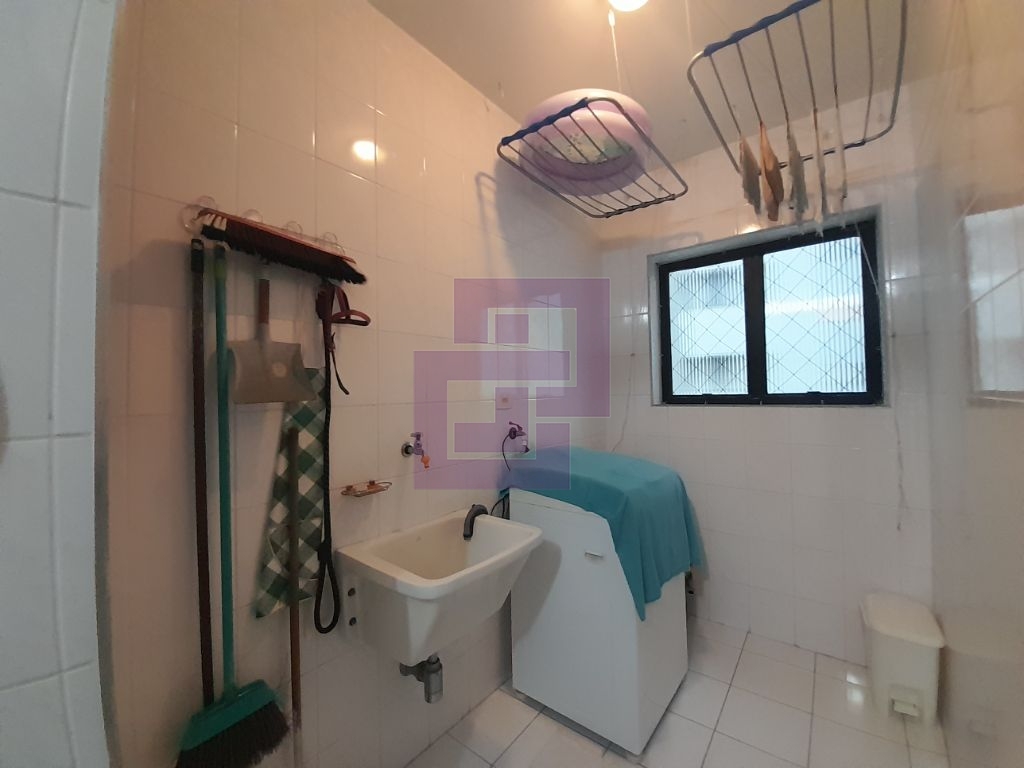 Venda de Apartamentos / Padrão na cidade de Guarujá