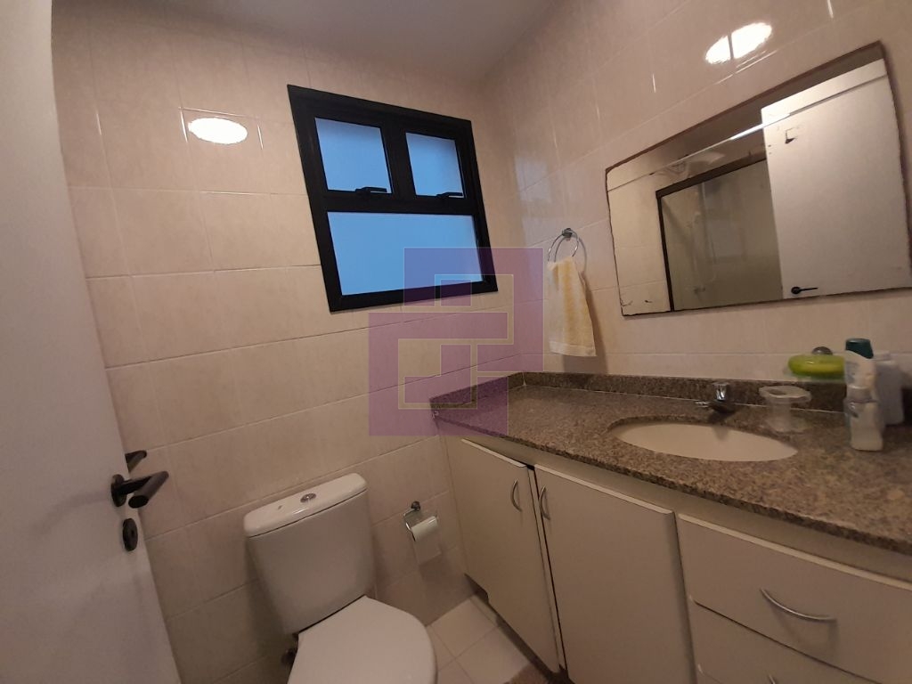 Venda de Apartamentos / Padrão na cidade de Guarujá