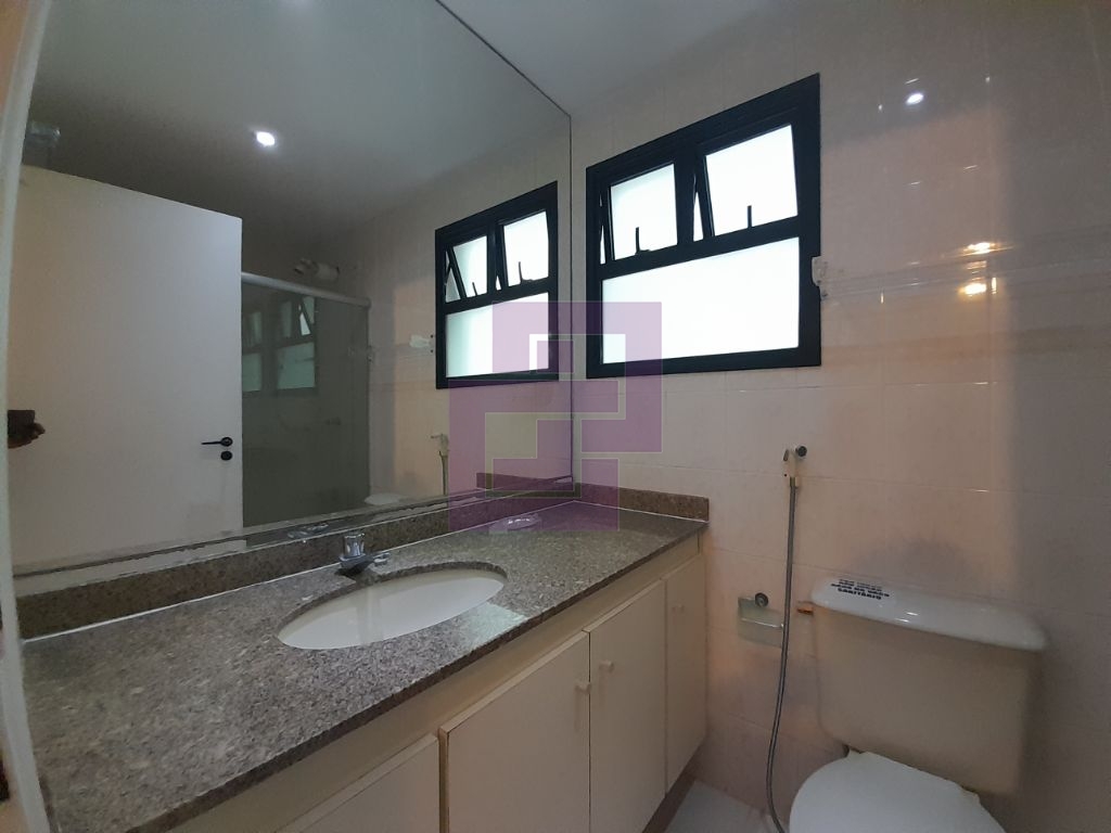 Venda de Apartamentos / Padrão na cidade de Guarujá