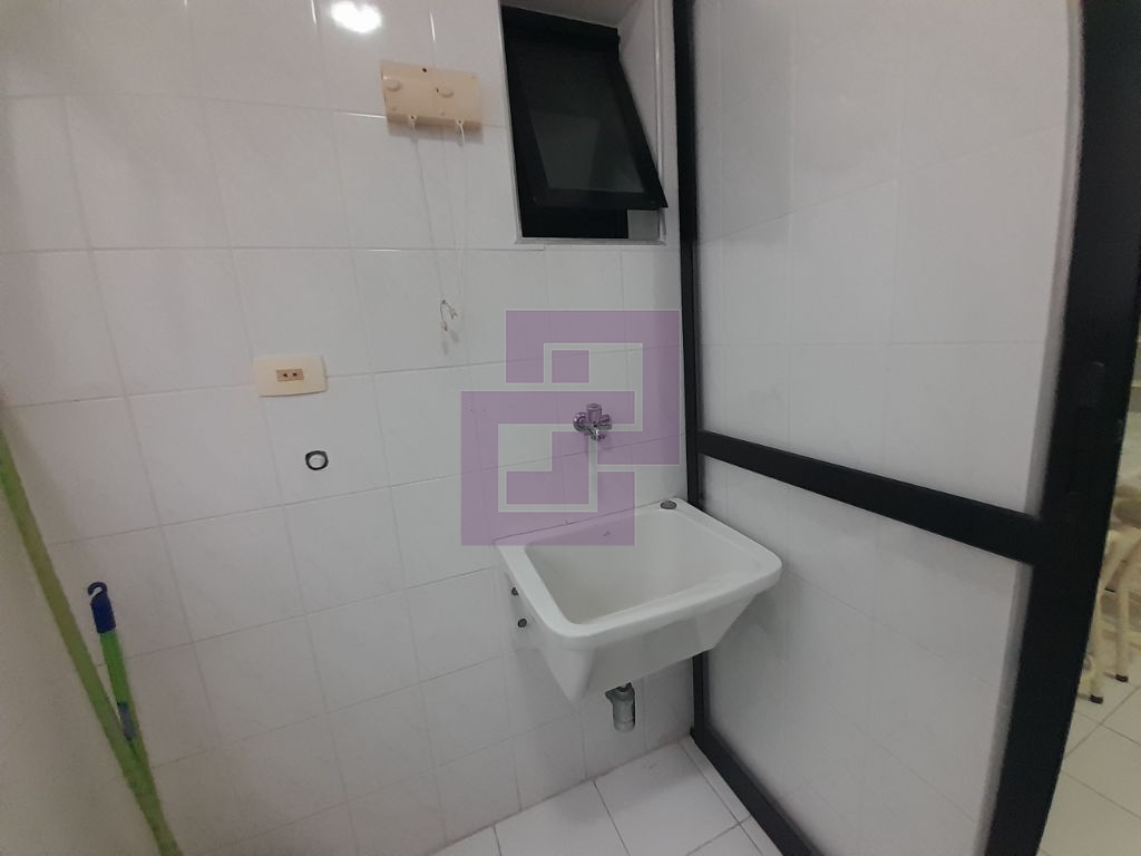 Venda de Apartamentos / Padrão na cidade de Guarujá