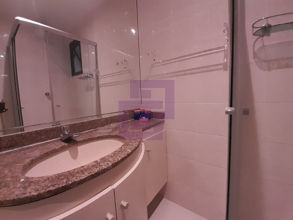 Venda de Apartamentos / Padrão na cidade de Guarujá