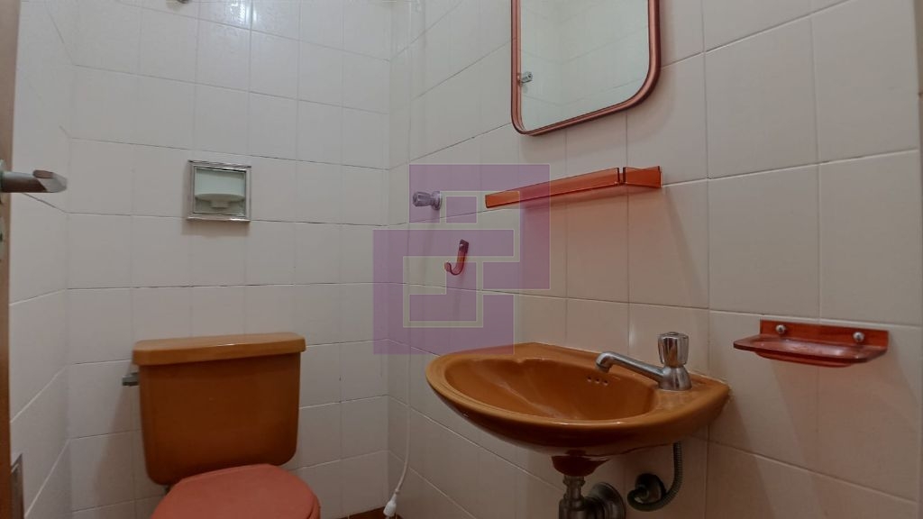 Apartamento com 03 dormitórios para locação na praia da Enseada Guarujá.