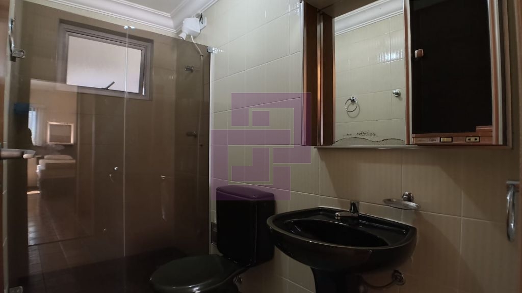 Apartamento com 03 dormitórios para locação na praia da Enseada Guarujá.
