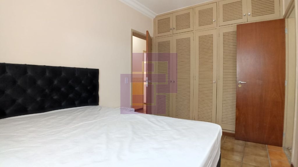 Apartamento com 03 dormitórios para locação na praia da Enseada Guarujá.