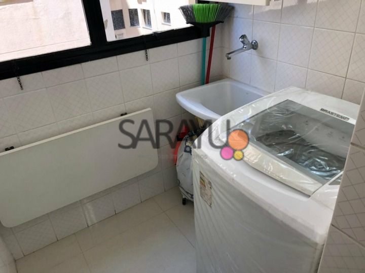 Locação de Apartamentos / Padrão na cidade de Guarujá