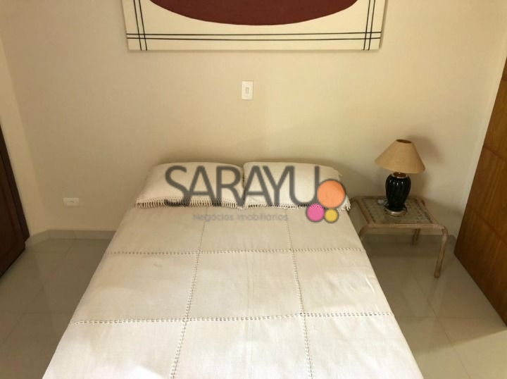Locação de Apartamentos / Padrão na cidade de Guarujá