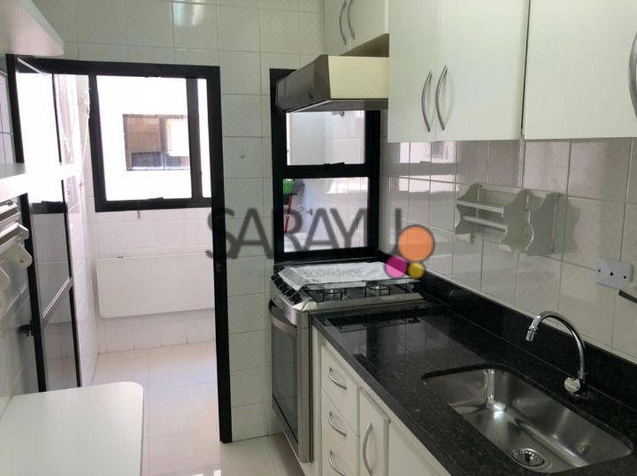 Locação de Apartamentos / Padrão na cidade de Guarujá