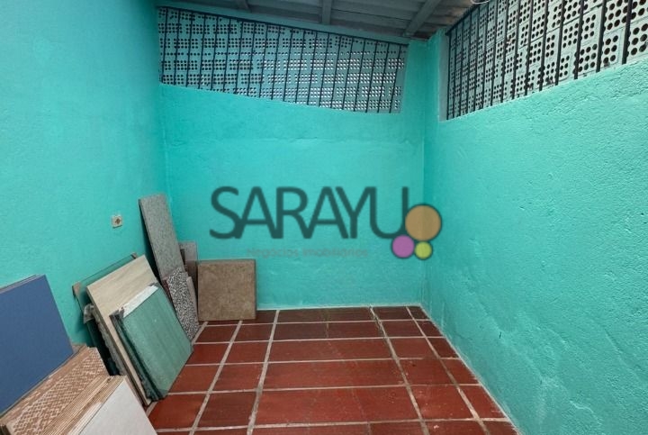Casa Padrão de 03 dormitórios para venda no Jardim Santa Maria Guarujá.