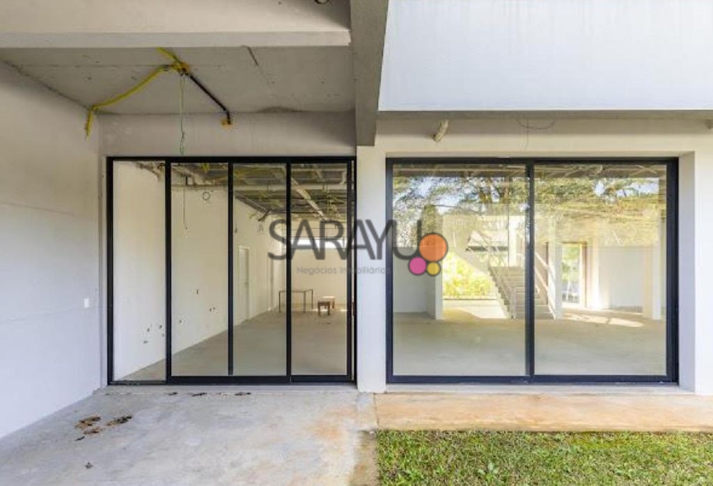 Condominio fechado, casa alto padrão a venda