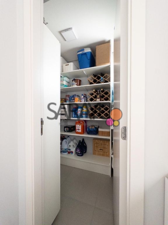 Vende-se Apartamento 154 m², 3 suítes Decorado