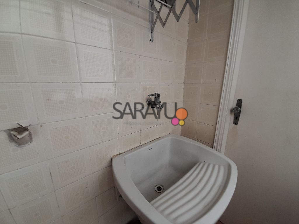 Apartamento de 03 dormitórios para locação anual na Praia da Enseada Guarujá SP.