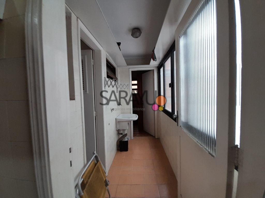 Apartamento de 03 dormitórios para locação anual na Praia da Enseada Guarujá SP.