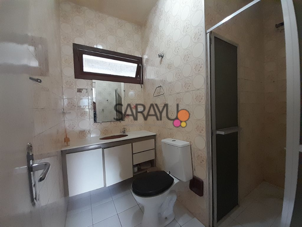 Apartamento de 03 dormitórios para locação anual na Praia da Enseada Guarujá SP.