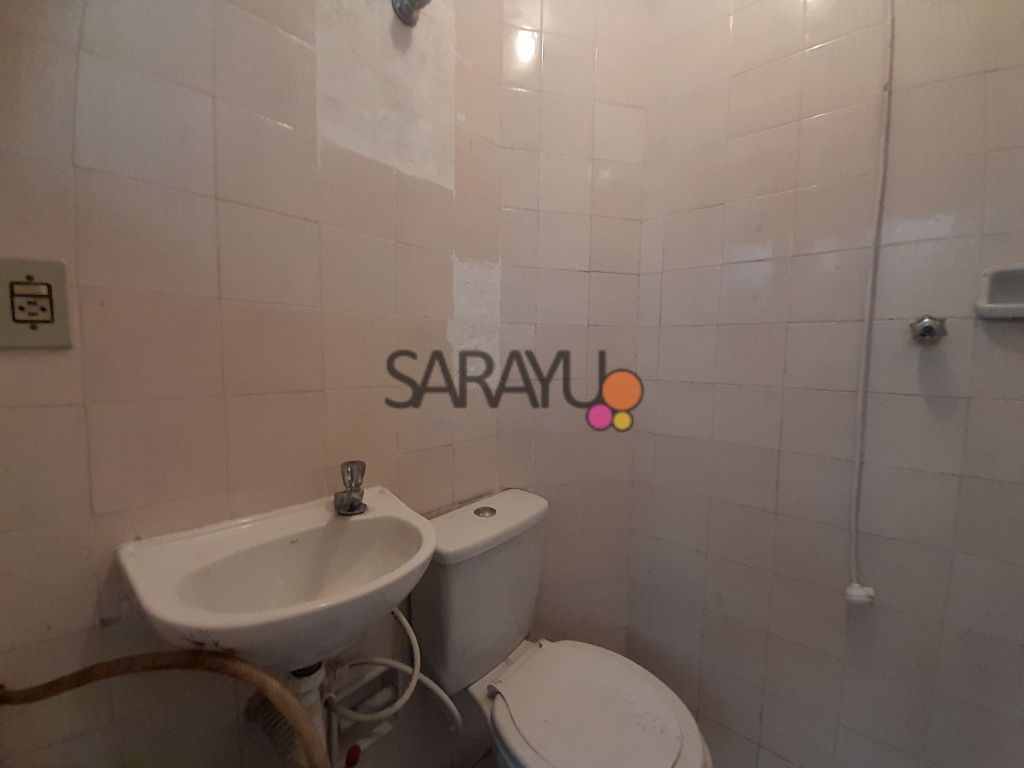 Apartamento de 03 dormitórios para locação anual na Praia da Enseada Guarujá SP.
