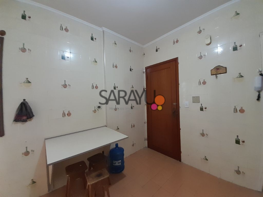 Apartamento de 03 dormitórios para locação anual na Praia da Enseada Guarujá SP.