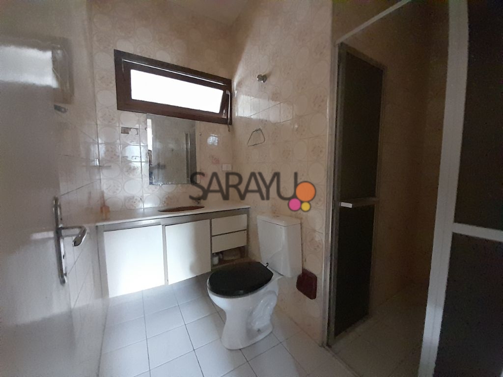 Apartamento de 03 dormitórios para locação anual na Praia da Enseada Guarujá SP.