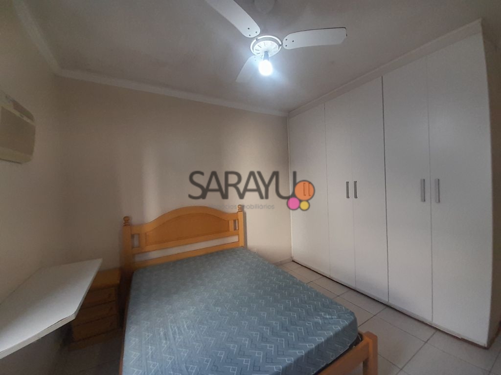 Apartamento Padrão de 03 dormitórios para locação anual na Praia da Enseada.