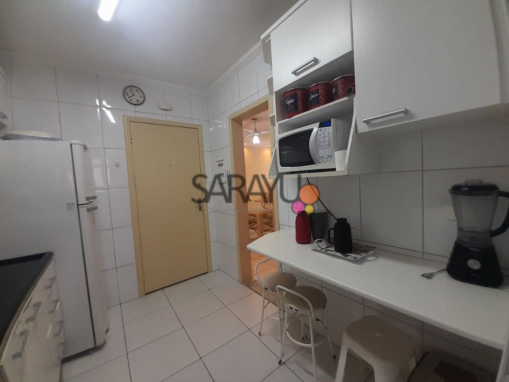 Apartamento Padrão de 03 dormitórios para locação anual na Praia da Enseada.
