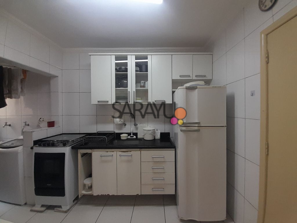 Apartamento Padrão de 03 dormitórios para locação anual na Praia da Enseada.