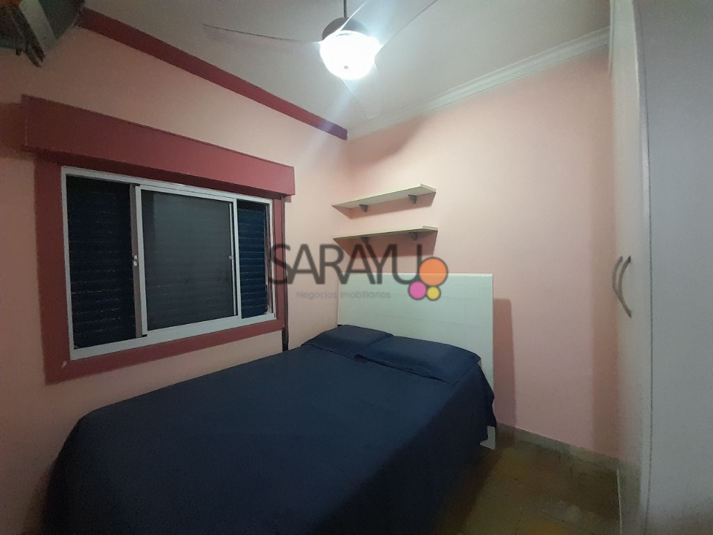 Apartamento Padrão de 03 dormitórios para locação anual na Praia da Enseada.