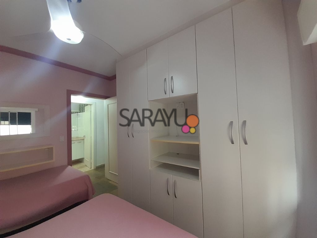 Apartamento Padrão de 03 dormitórios para locação anual na Praia da Enseada.