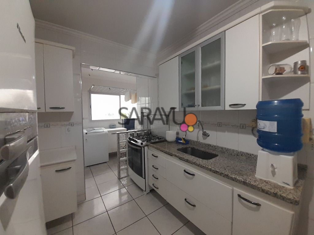 Apartamento Padrão de 03 dormitórios para locação anual na Praia da Enseada.