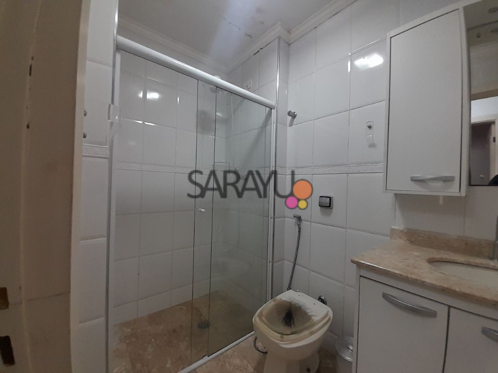 Apartamento Padrão de 03 dormitórios para locação anual na Praia da Enseada.